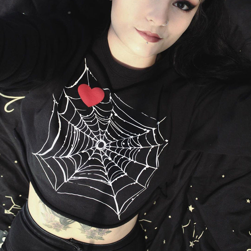 Top de mujer con estampado de corazón y telaraña con personalidad de diseño oscuro