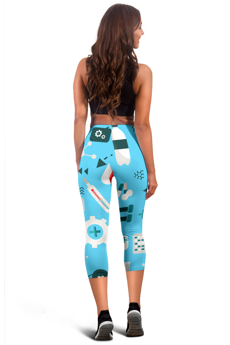 Leggings capris para mujer con patrón médico de enfermera