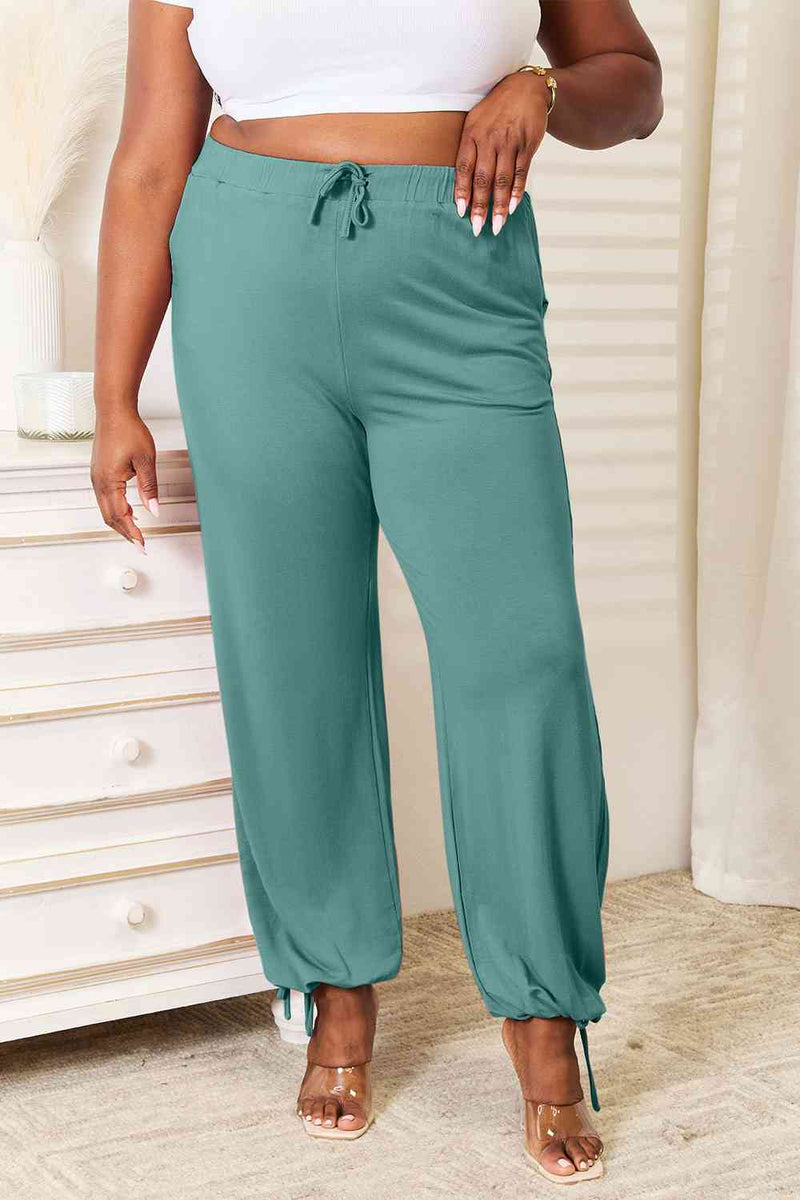 Basic Bae Pantalones de cintura con cordón y rayón suave de tamaño completo con bolsillos