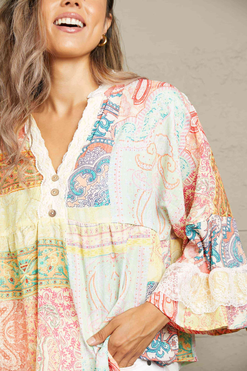 Blusa con botones y ribete de encaje estampado Double Take